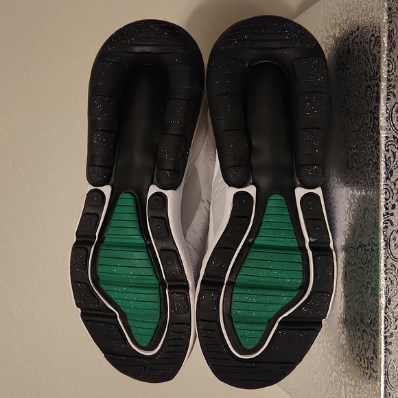 Nike Women's Air Max 270 White and Gray Shoes Size 5.5 - Picture 7 of 8